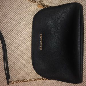 Micheal Kors cross body bag